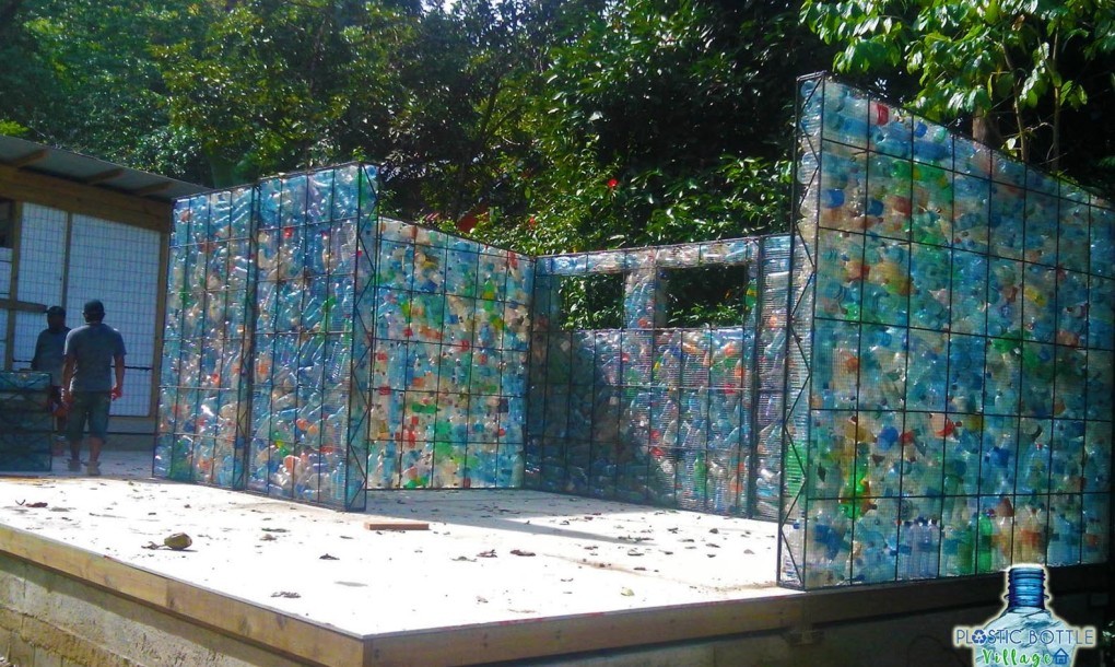 plastic-bottle-village-04