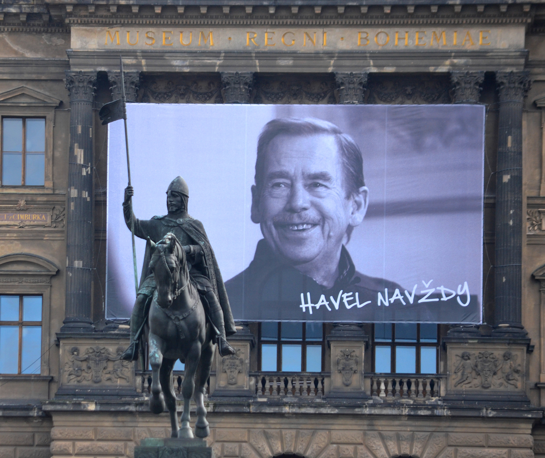 vaclav-havel-na-vaclavskem-namesti-2