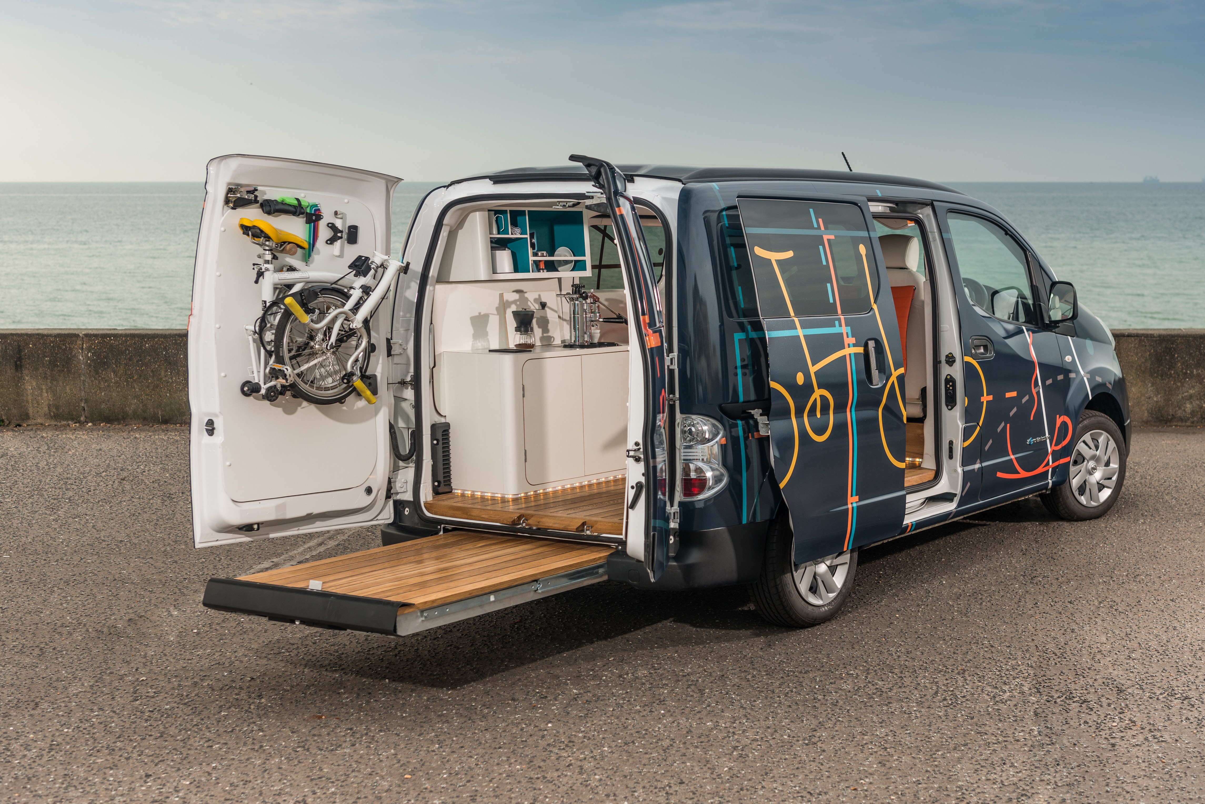 nissan-e-nv200-workspace-03