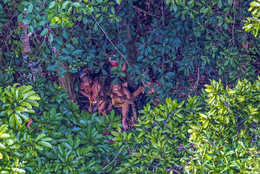 uncontacted-tribe-amazon-photography-ricardo-stuckert-sex-porn-01